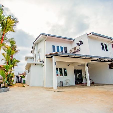 Kb50 Guesthouse Куантан Екстер'єр фото